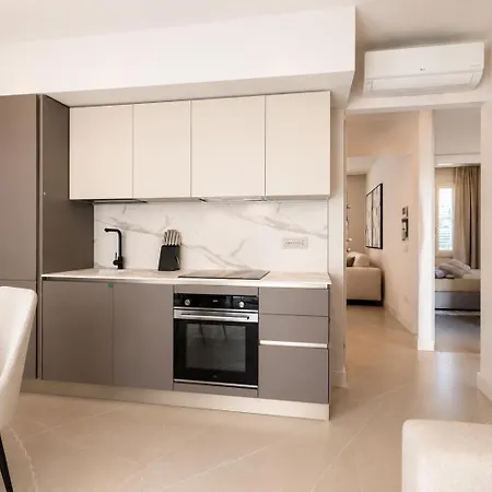 Renovated 1br Old Town - Balcony * Ольбія