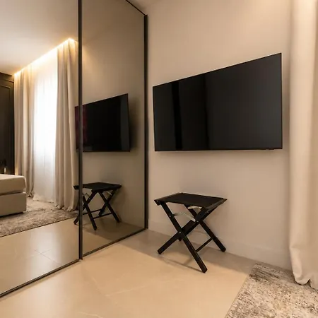 Renovated 1br Old Town - Balcony