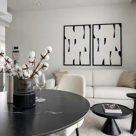 Апартаменти Renovated 1br Old Town - Balcony