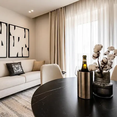 Апартаменти Renovated 1br Old Town - Balcony *