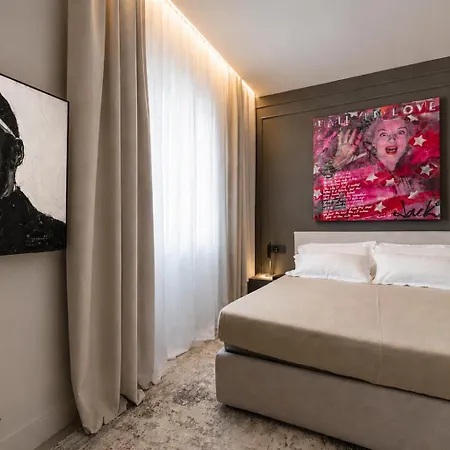 Renovated 1br Old Town - Balcony *
